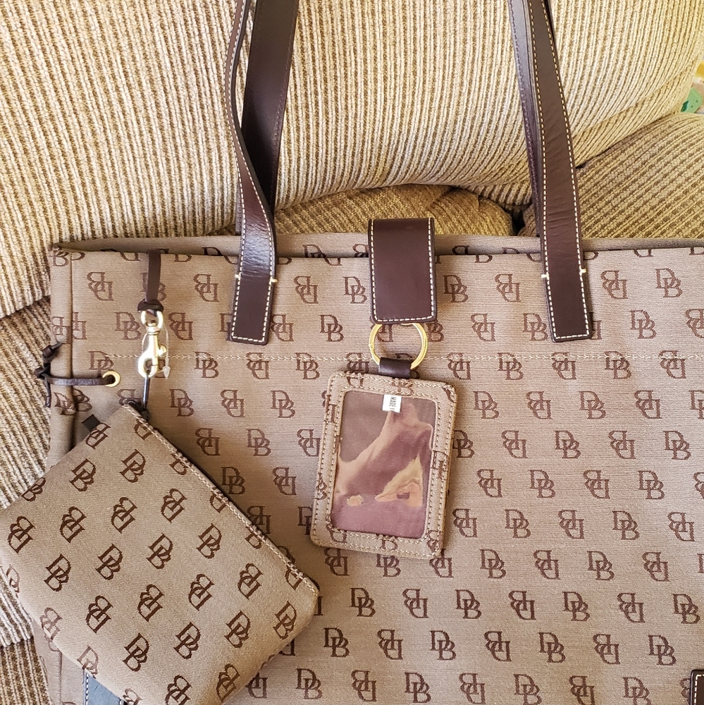 Dooney and Bourke tote